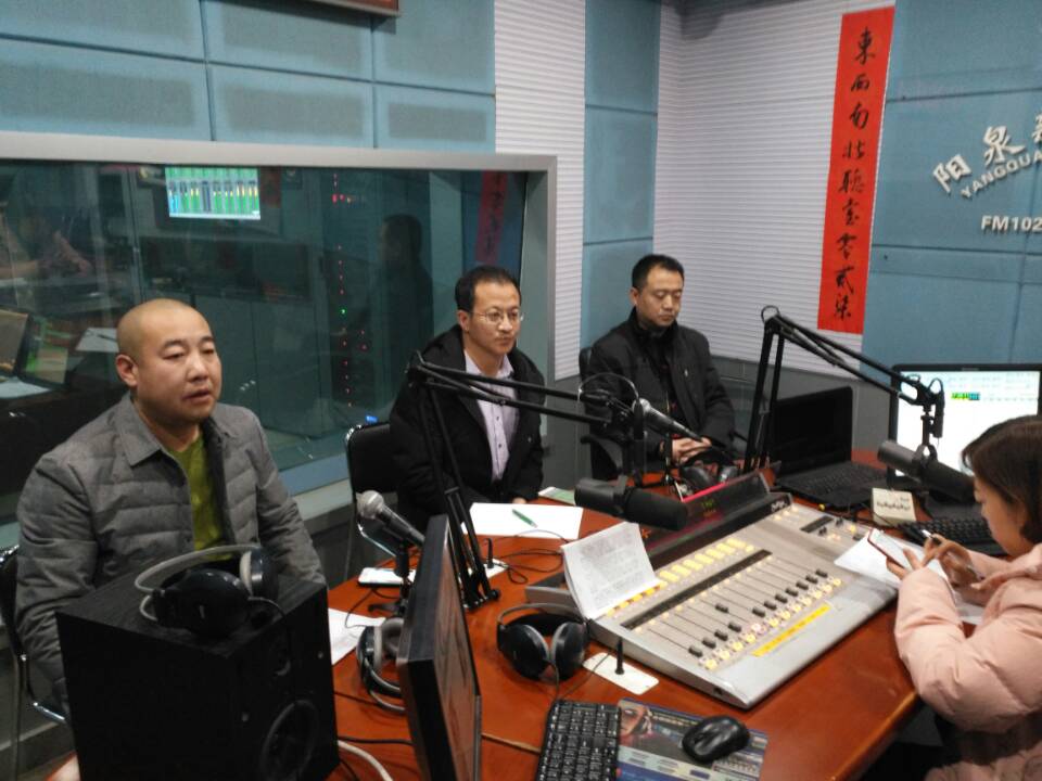 1月28日，參加政風(fēng)行風(fēng)熱線(xiàn)，接受市民咨詢(xún)